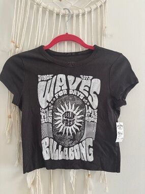 Billabong Cropped Gray Shirt